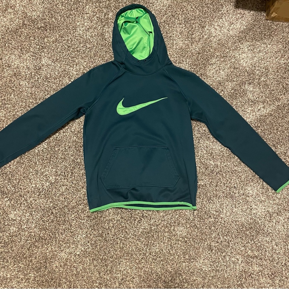 Nike Forest Green Hoodie. No string in hood. Item #11140